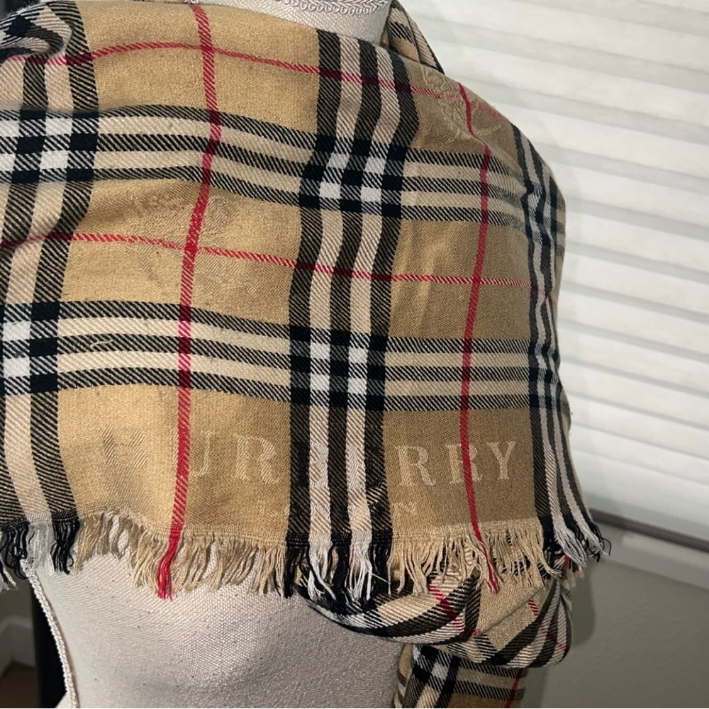 BURBERRY Authentic Scarf - Picture 7 of 11